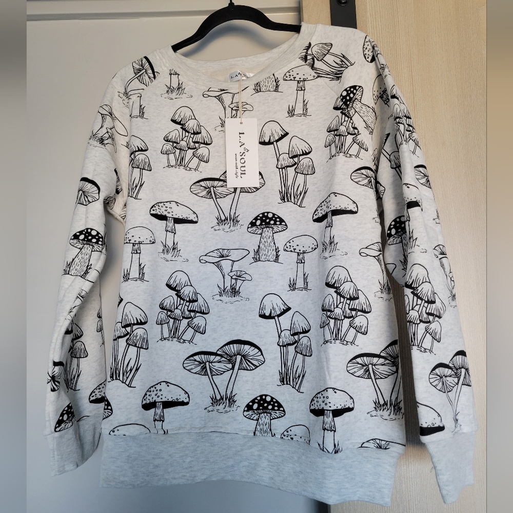 Mushroom Sweatshirt (NWT).LA Soul : L.A. Soul